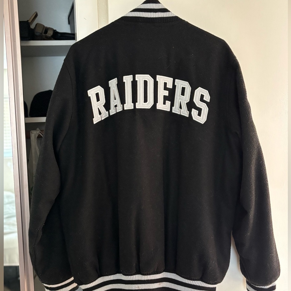 Vintage Raiders men’s bomber jacket - Picture 2 of 3